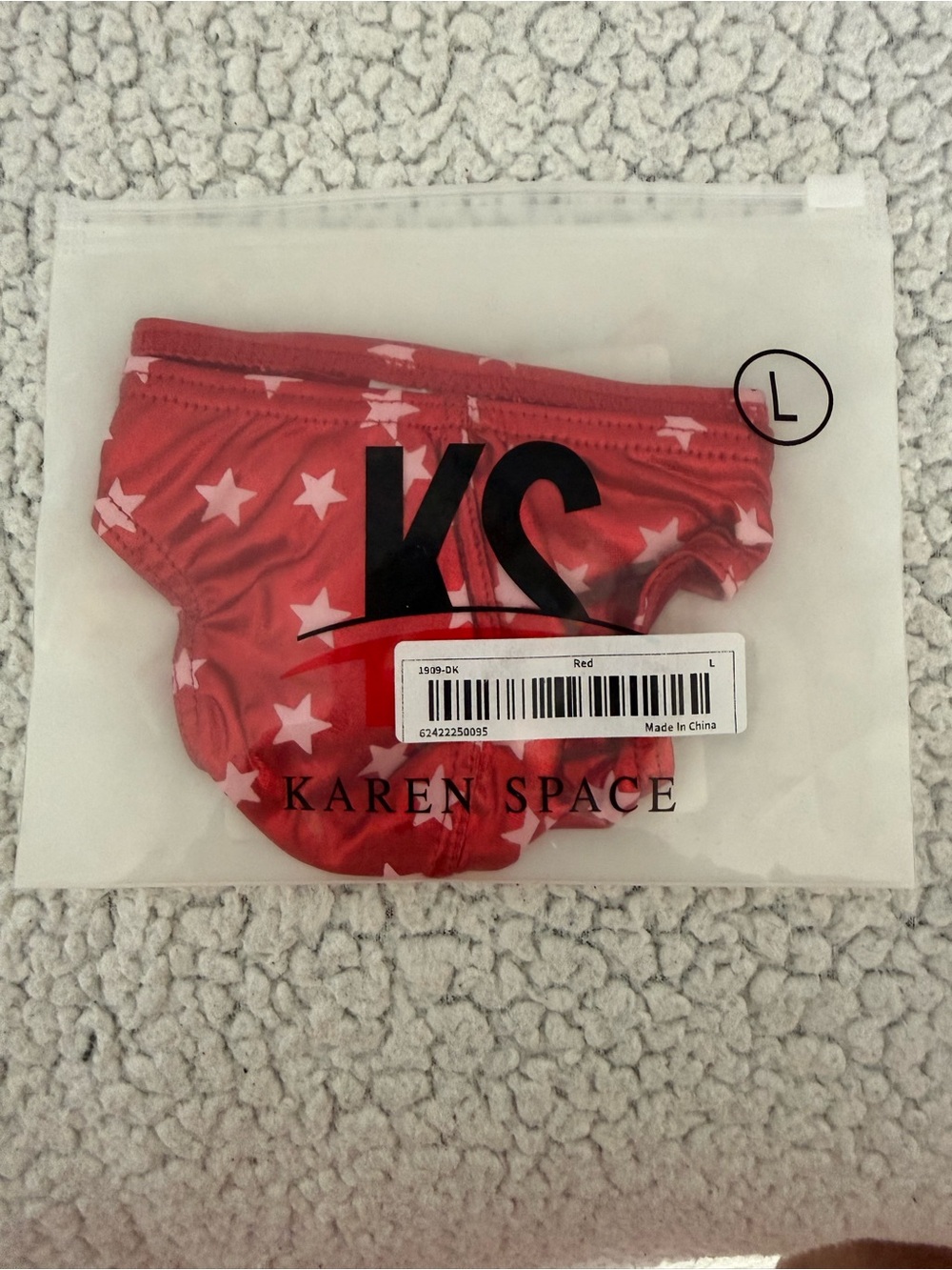 Red Star Patterned Thong Karen Space - Picture 4 of 5